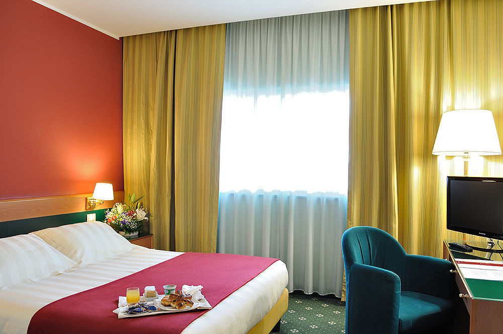 Bv Hotel Oly 罗马 外观 照片